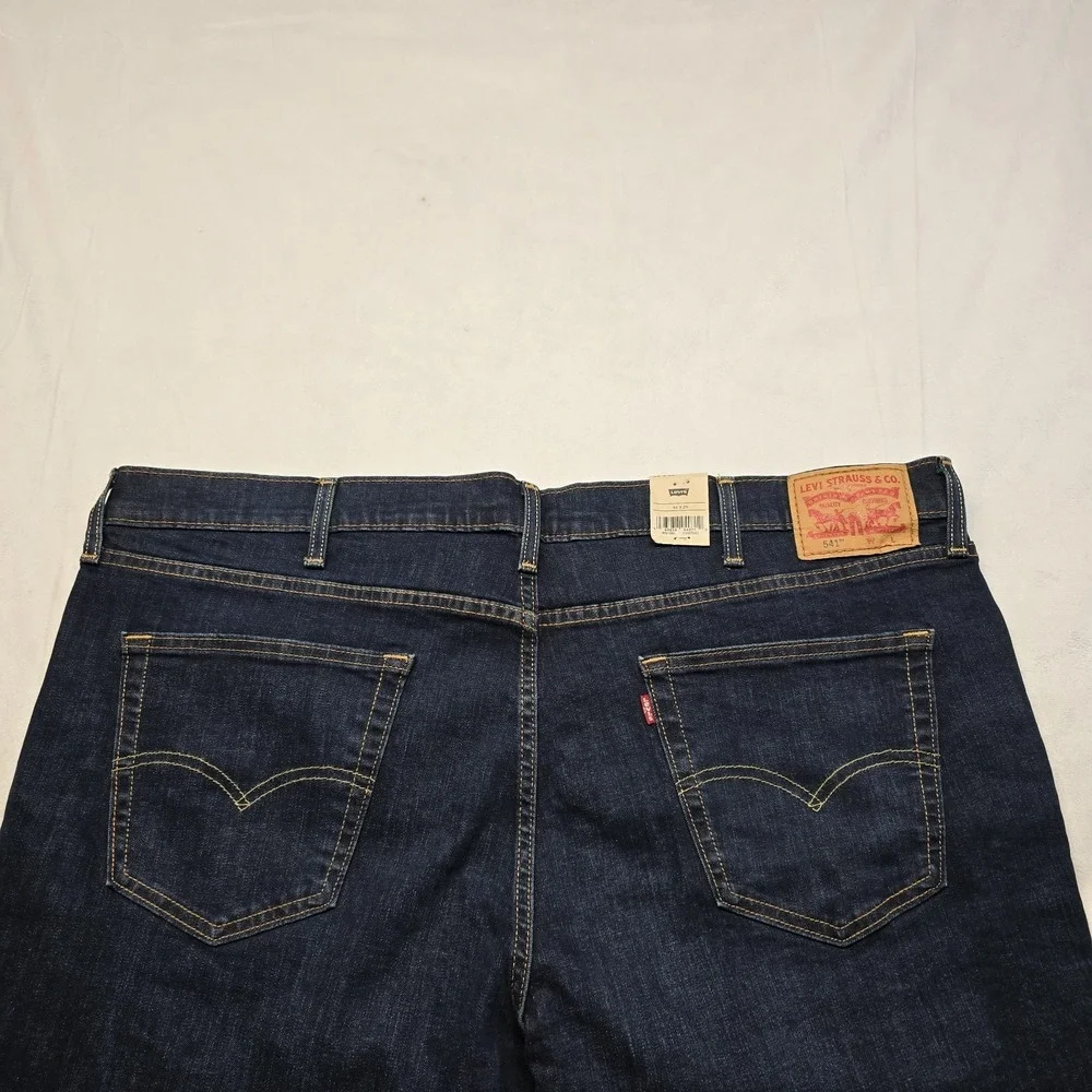 levis 541‎ athletic taper stretch jeans  Men 46x29 Blue
